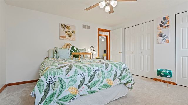 5096 Fountainwood Dr, Hampton, PA 15044