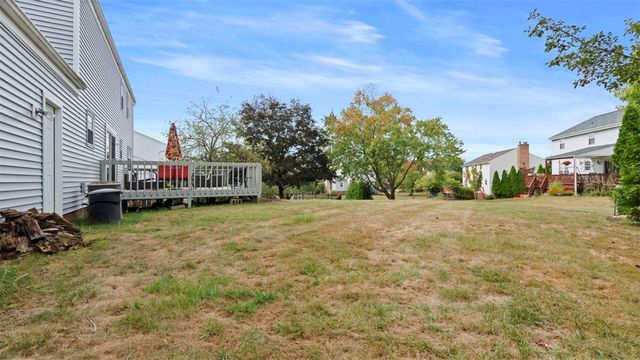 5096 Fountainwood Dr, Hampton, PA 15044