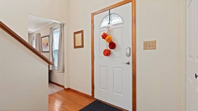 5096 Fountainwood Dr, Hampton, PA 15044