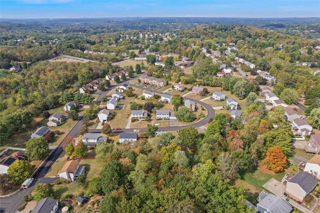 5096 Fountainwood Dr, Hampton, PA 15044