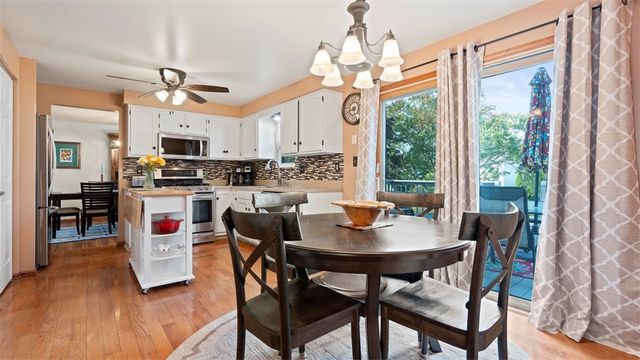 5096 Fountainwood Dr, Hampton, PA 15044