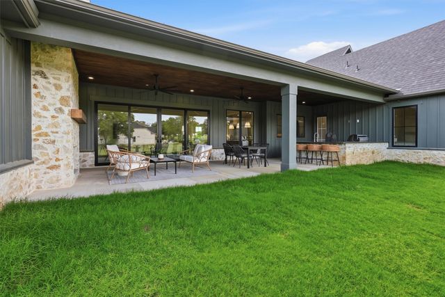 901 Herbert Hollow, Weatherford, TX 76087