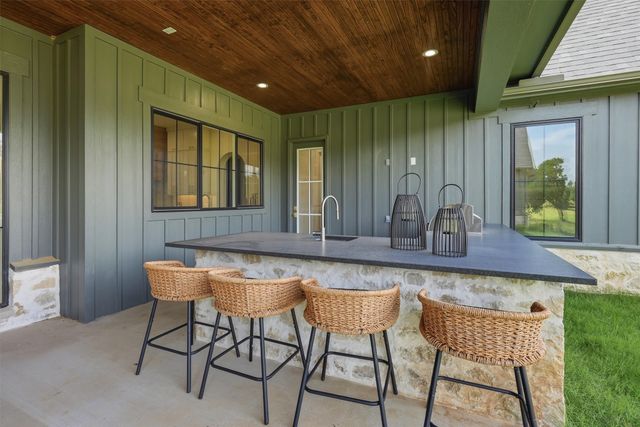 901 Herbert Hollow, Weatherford, TX 76087