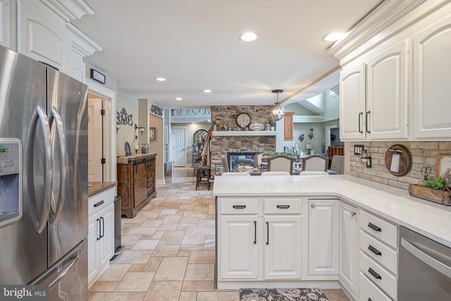 3215 EGLANTINE DR, Vineland, NJ 08360