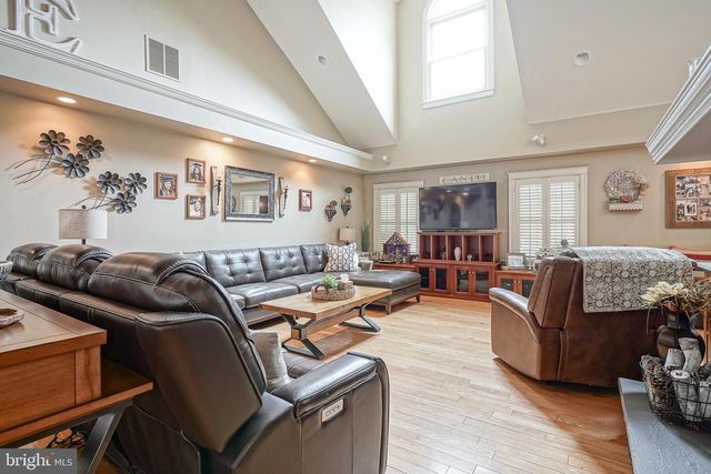 3215 EGLANTINE DR, Vineland, NJ 08360