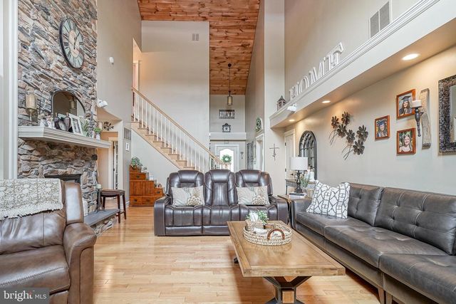 3215 EGLANTINE DR, Vineland, NJ 08360