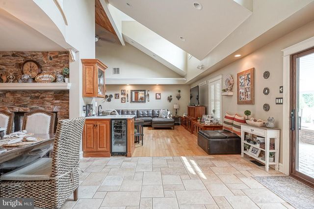3215 EGLANTINE DR, Vineland, NJ 08360