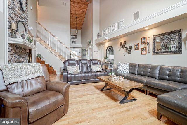 3215 EGLANTINE DR, Vineland, NJ 08360