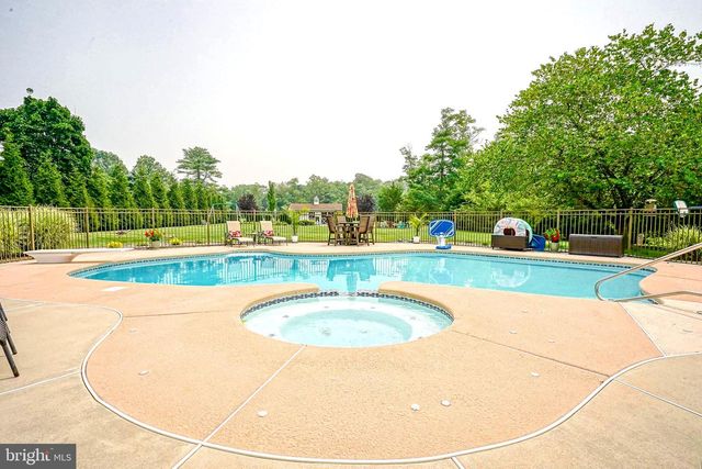 3215 EGLANTINE DR, Vineland, NJ 08360