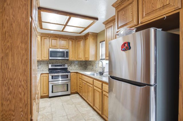 2406 S Walnut Rd, Turlock, CA 95380