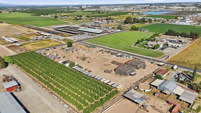 2406 S Walnut Rd, Turlock, CA 95380