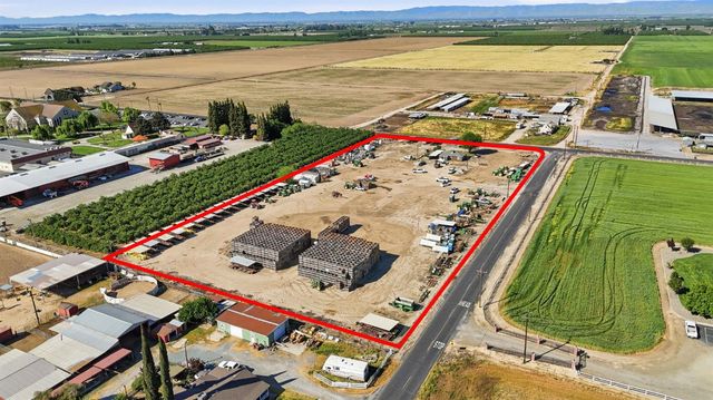 2406 S Walnut Rd, Turlock, CA 95380