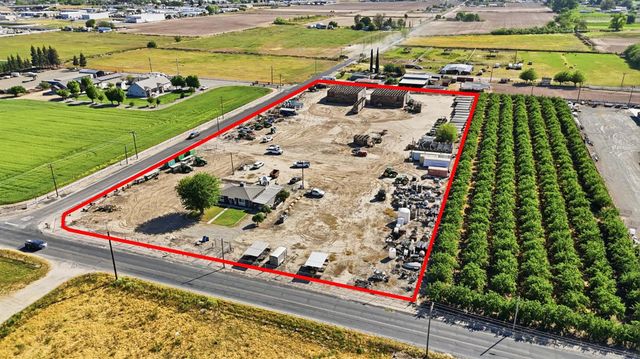 2406 S Walnut Rd, Turlock, CA 95380