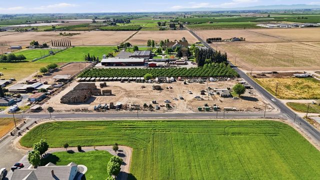 2406 S Walnut Rd, Turlock, CA 95380