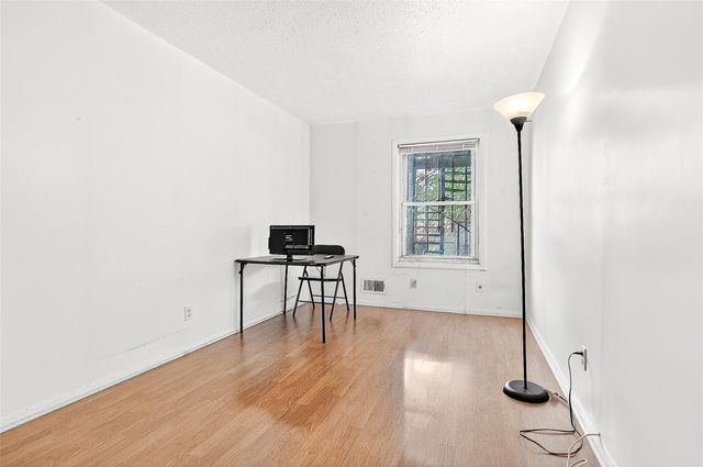 2049 Caesar Place, Bronx, NY 10473