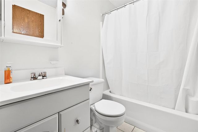2049 Caesar Place, Bronx, NY 10473