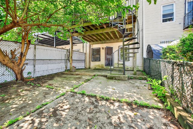 2049 Caesar Place, Bronx, NY 10473