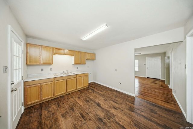 435 Avondale, San Antonio, TX 78223