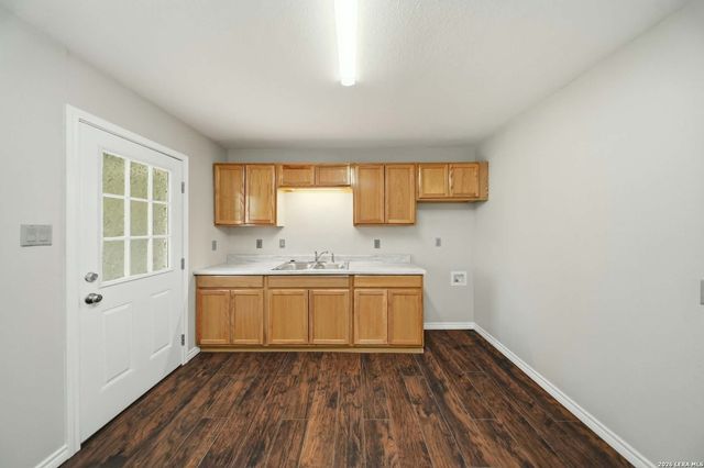 435 Avondale, San Antonio, TX 78223