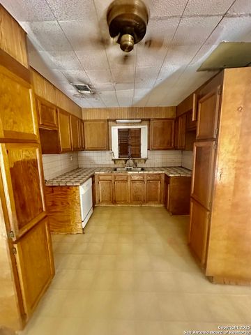 309 E French, San Antonio, TX 78212