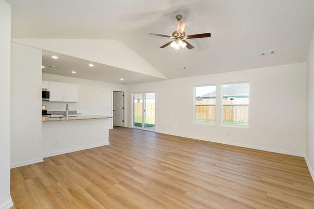 2453 E Timber Oak Street, Republic, MO 65738