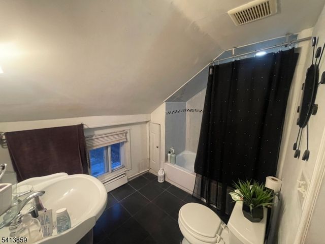 25 Ward St, Paterson City, NJ 07501