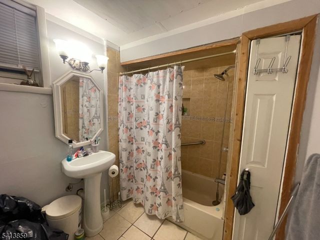 25 Ward St, Paterson City, NJ 07501