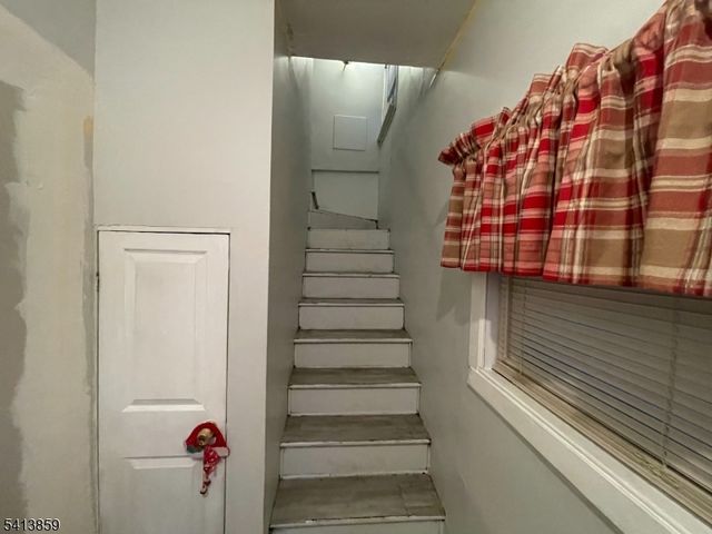 25 Ward St, Paterson City, NJ 07501
