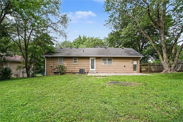 1501 Johnston Street, Liberty, MO 64068