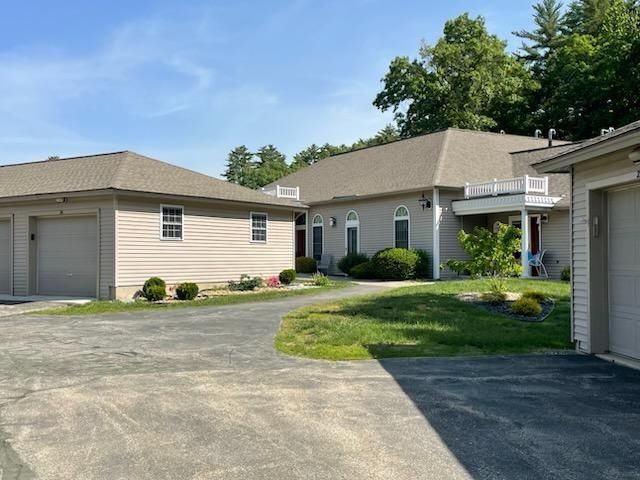 25 Lantern Lane, Kingston, NH 03848