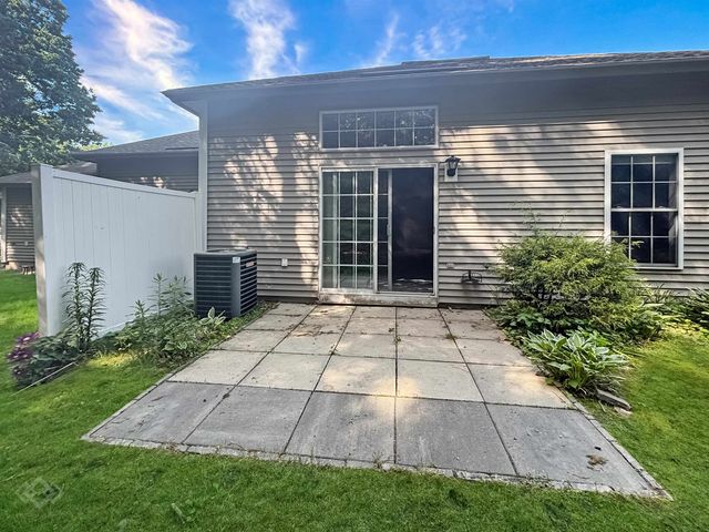 25 Lantern Lane, Kingston, NH 03848