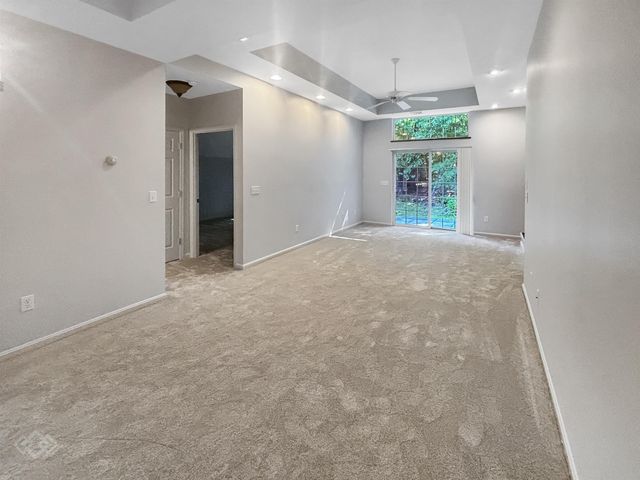 25 Lantern Lane, Kingston, NH 03848