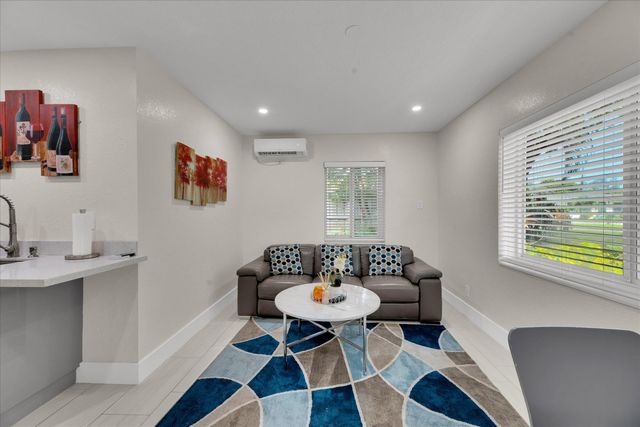 2633 NE 3rd Avenue, Wilton Manors, FL 33334