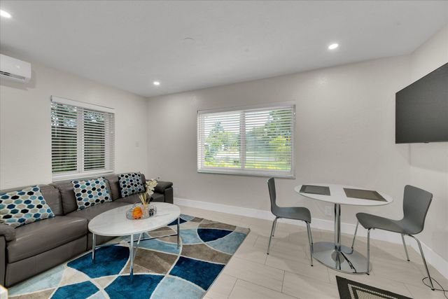 2633 NE 3rd Avenue, Wilton Manors, FL 33334