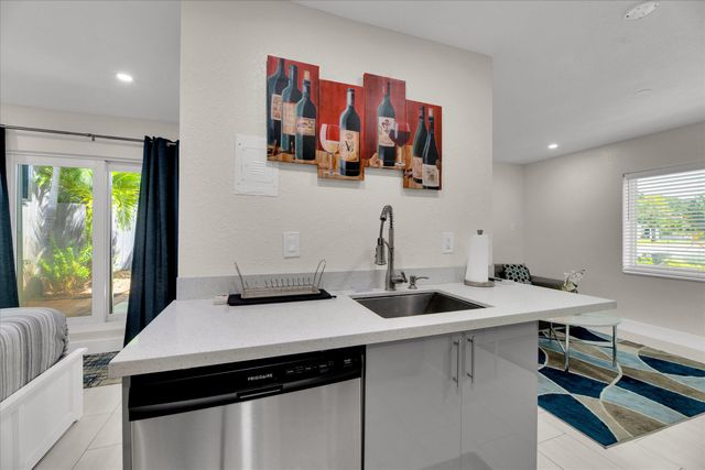 2633 NE 3rd Avenue, Wilton Manors, FL 33334