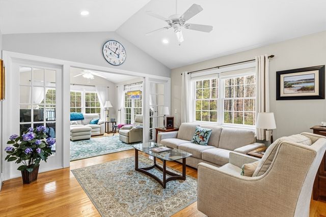 12 Brandt Beach Ave, Mattapoisett, MA 02739