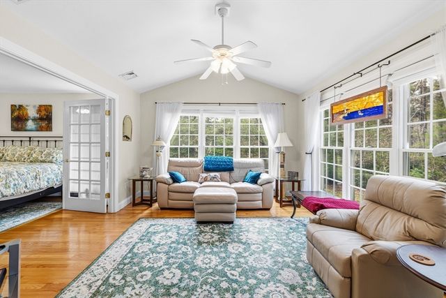 12 Brandt Beach Ave, Mattapoisett, MA 02739