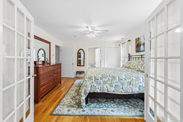 12 Brandt Beach Ave, Mattapoisett, MA 02739