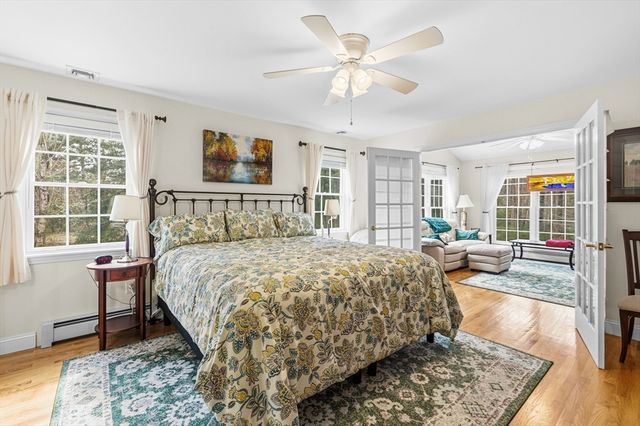 12 Brandt Beach Ave, Mattapoisett, MA 02739