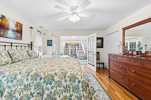 12 Brandt Beach Ave, Mattapoisett, MA 02739