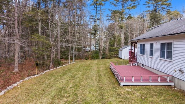12 Brandt Beach Ave, Mattapoisett, MA 02739