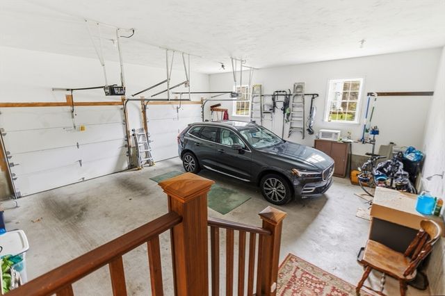 12 Brandt Beach Ave, Mattapoisett, MA 02739