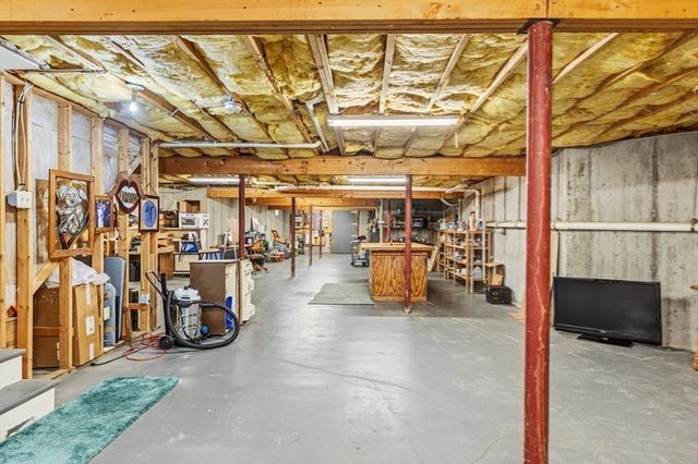 12 Brandt Beach Ave, Mattapoisett, MA 02739