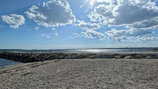 12 Brandt Beach Ave, Mattapoisett, MA 02739