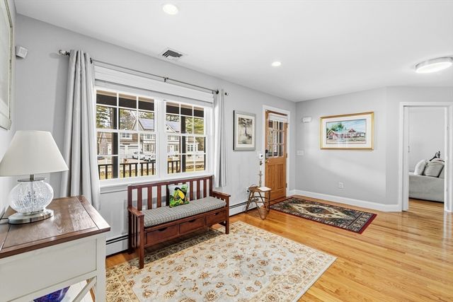 12 Brandt Beach Ave, Mattapoisett, MA 02739