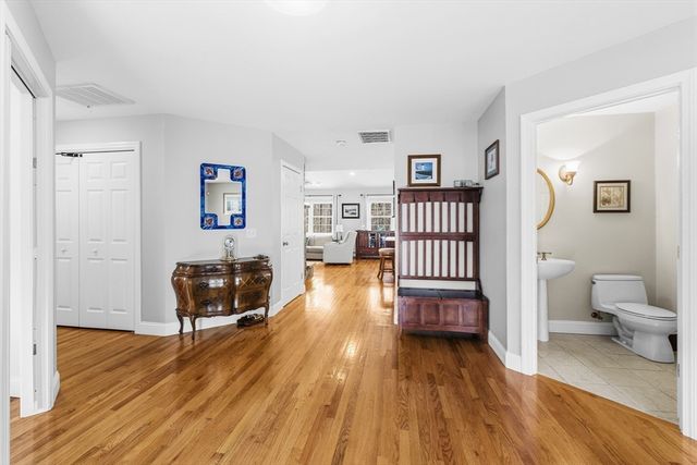 12 Brandt Beach Ave, Mattapoisett, MA 02739