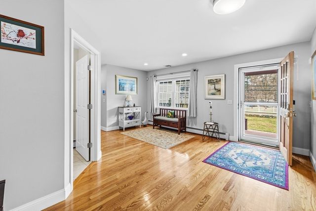 12 Brandt Beach Ave, Mattapoisett, MA 02739