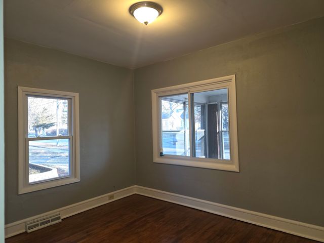 634 W Ridgeland Avenue, Waukegan, IL 60085