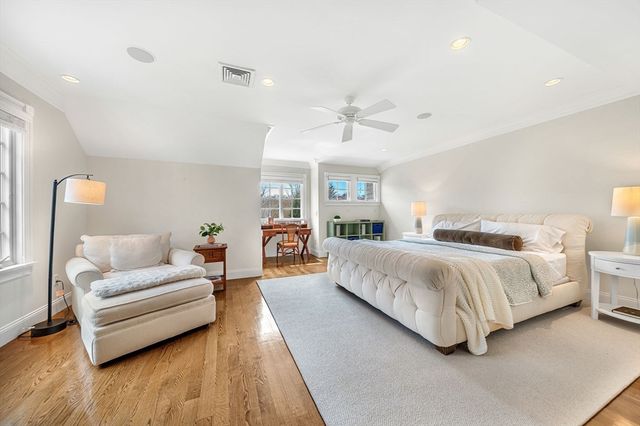 1 Stonefield Lane, Wellesley, MA 02482