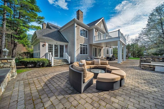 1 Stonefield Lane, Wellesley, MA 02482